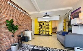 Hostal Urdaneta Gdl